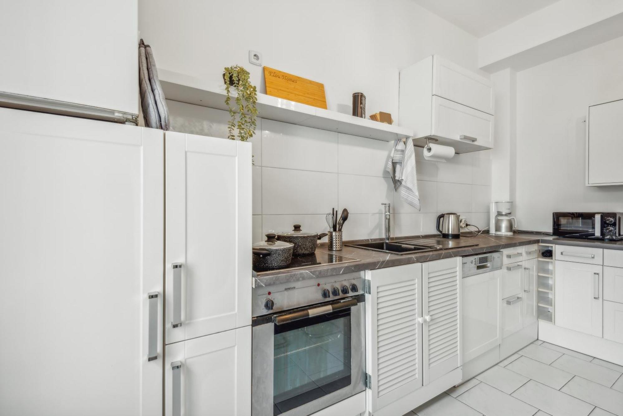 Zentrale Lage ... Ideal Fuer Geschaeftsleute, Monteure, Familien...3 Zimmer, Wlan, Smarttv Mettmann Dış mekan fotoğraf