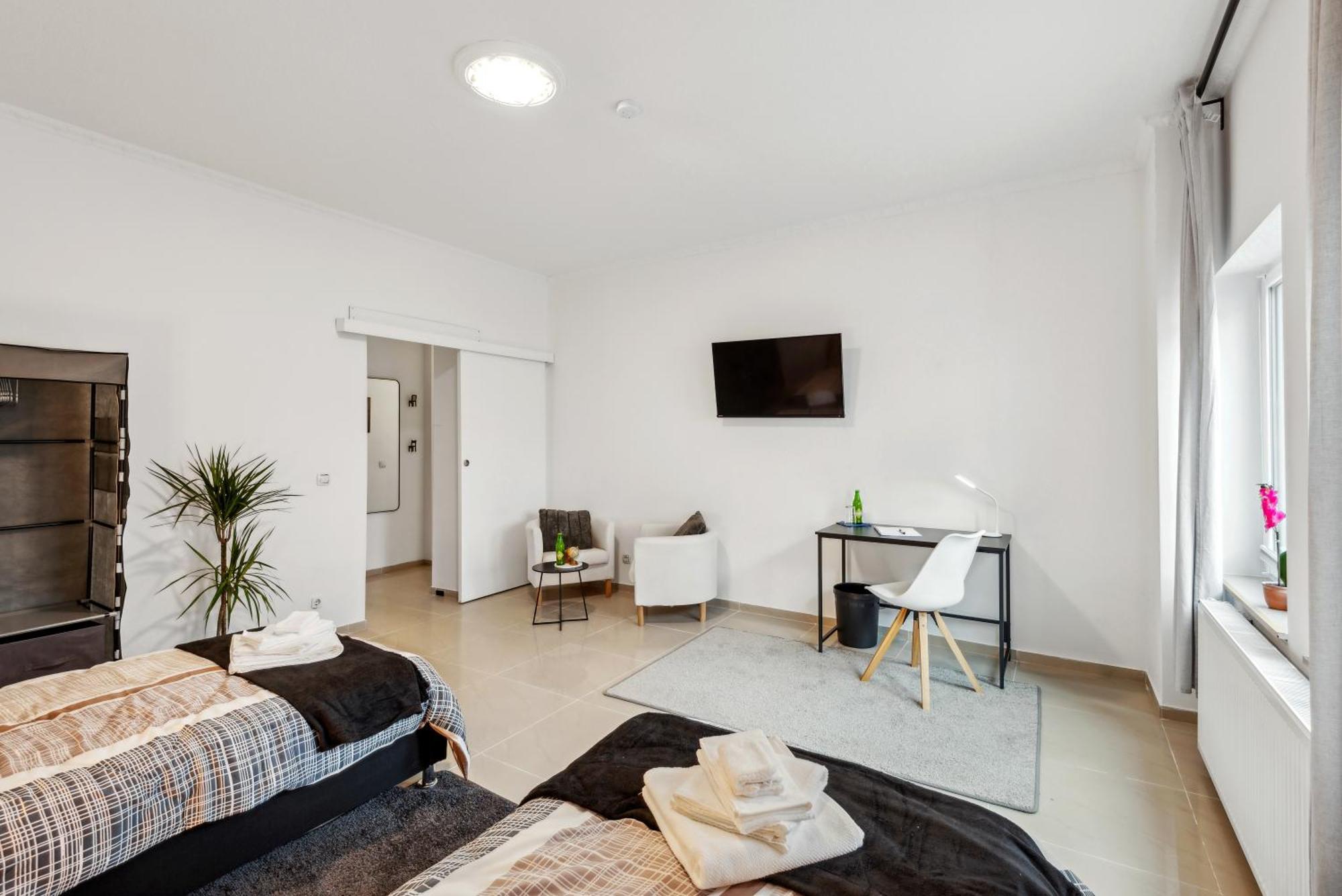 Zentrale Lage ... Ideal Fuer Geschaeftsleute, Monteure, Familien...3 Zimmer, Wlan, Smarttv Mettmann Dış mekan fotoğraf